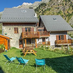 chalet-rostaing.hotels-rhonealpes.com/