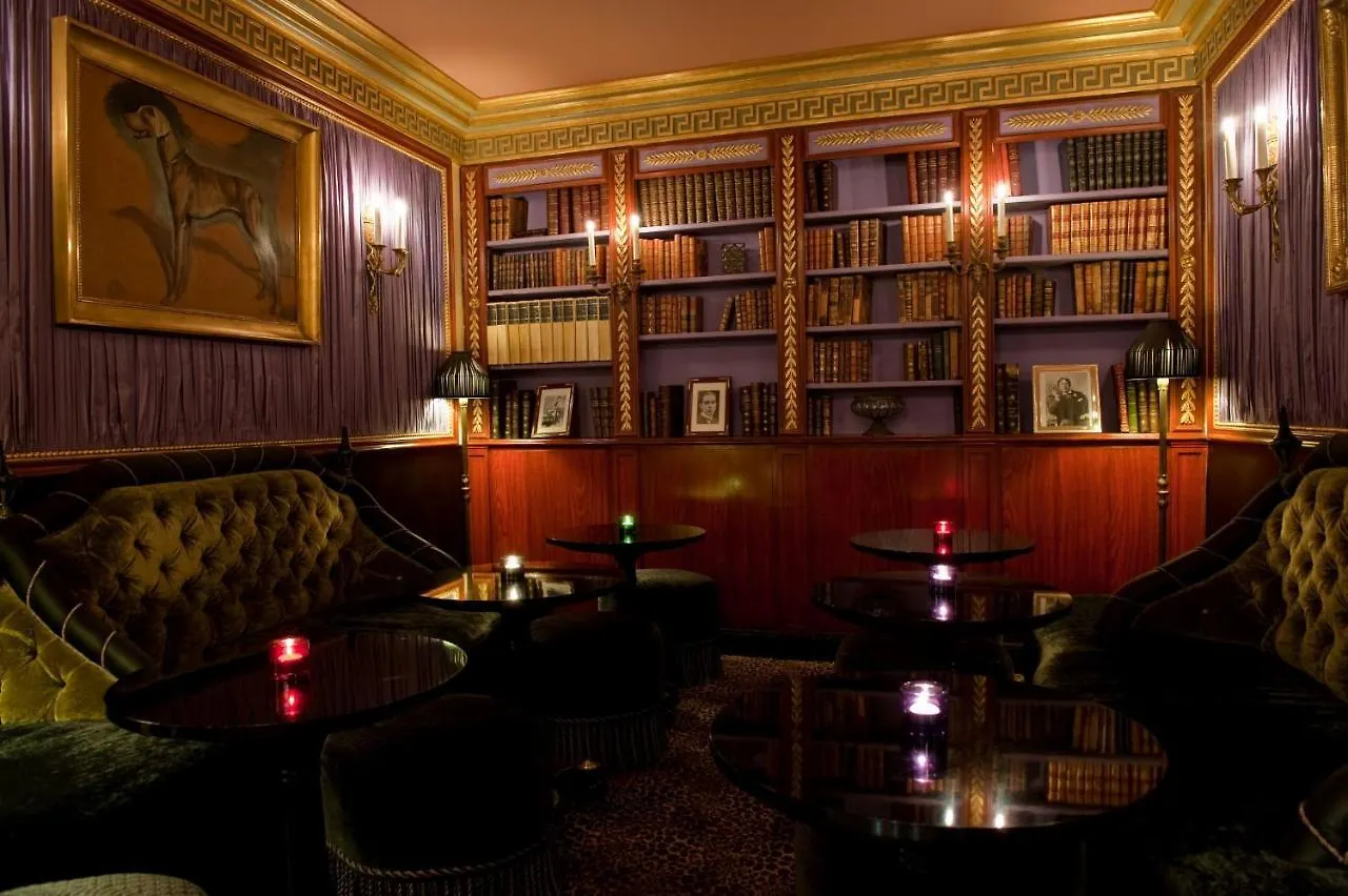 L'Hôtel Paris Hotel