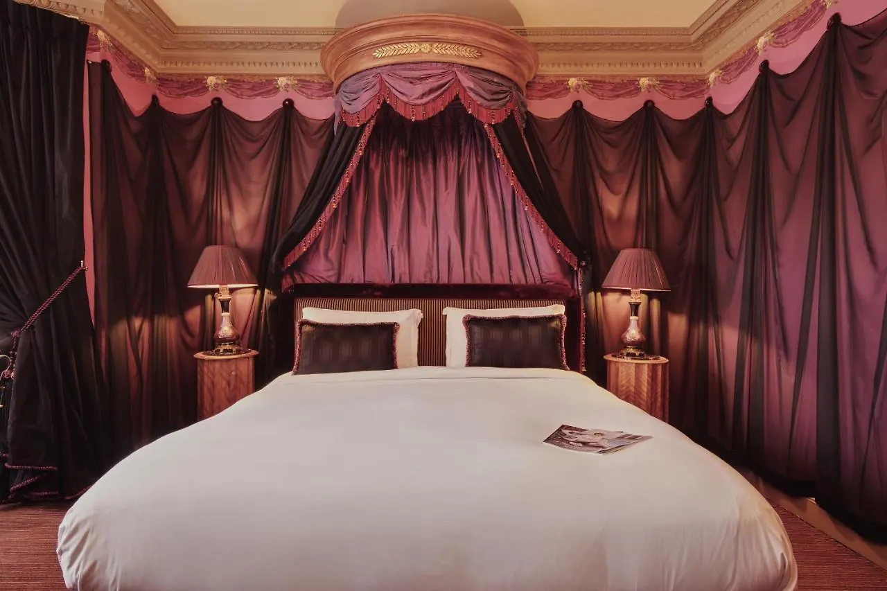 Hotel L'Hotel Paris
