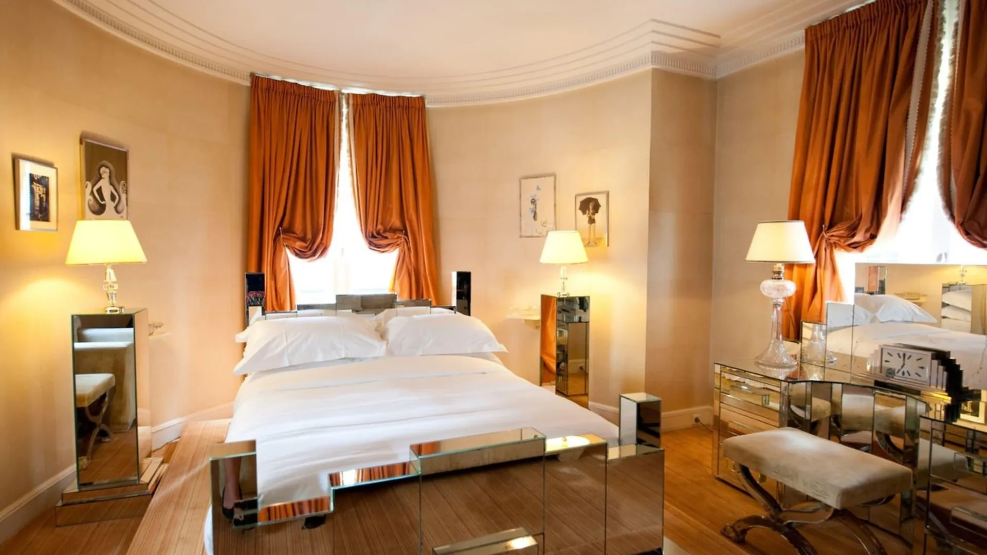 L'Hotel Paris
