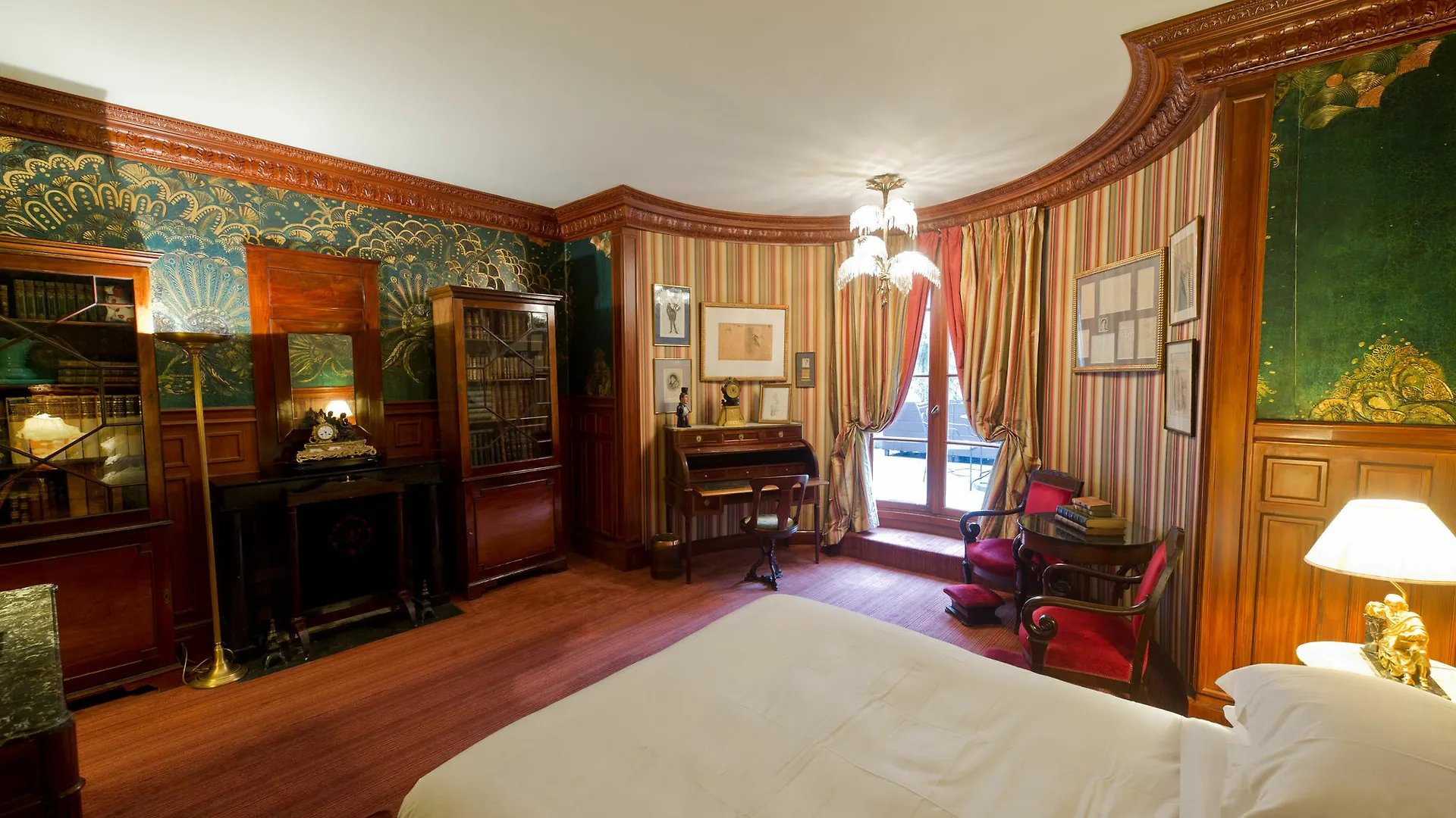 L'Hotel Paris Hotel